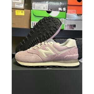 New Balance 574 (Women’s) Pink / $100 Retail!! / Size 6 / Brand New